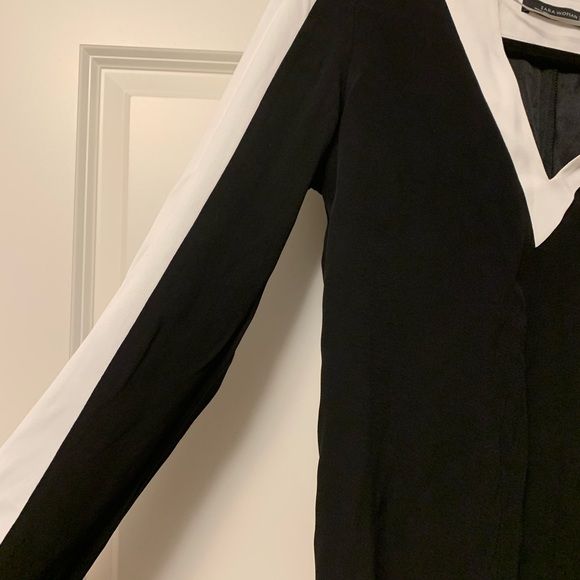 Modern Zara Long sleeve V-Neck - Picture 2 of 4